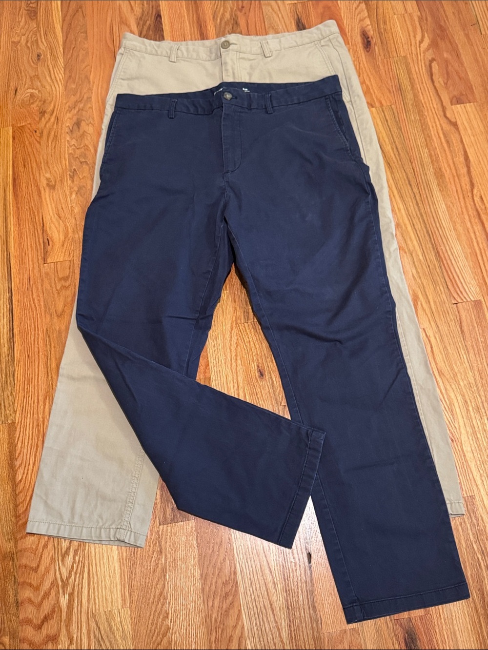 Old Navy slim 38x32 Classic Men's Chino Pants - Navy and Khaki set of two